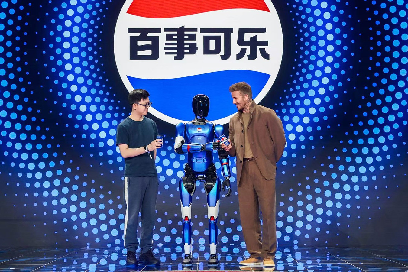 leyu网站机器人携手百事中国共创“百事蓝宝” 共燃渴望新章
